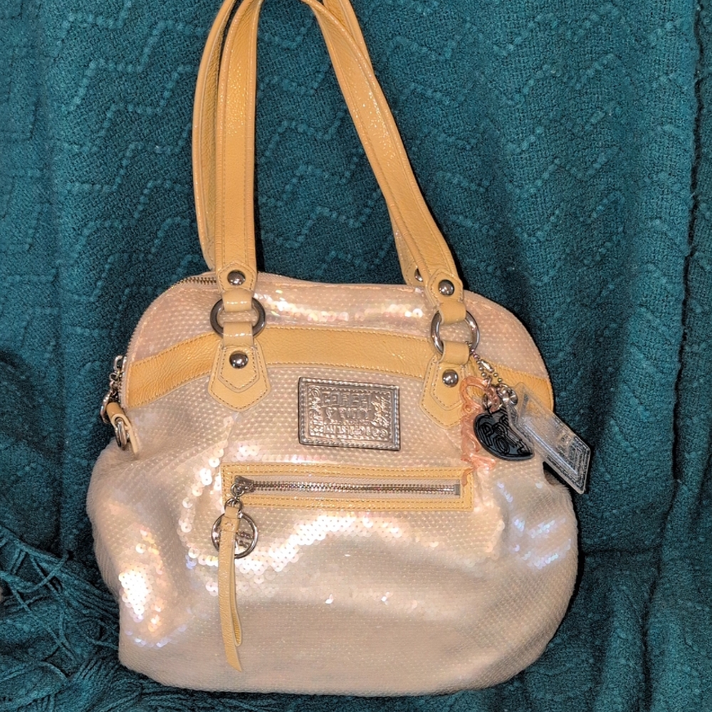 2010 Coach Poppy Op Art Glam Bag - J1069-16303 Sequin And Leather